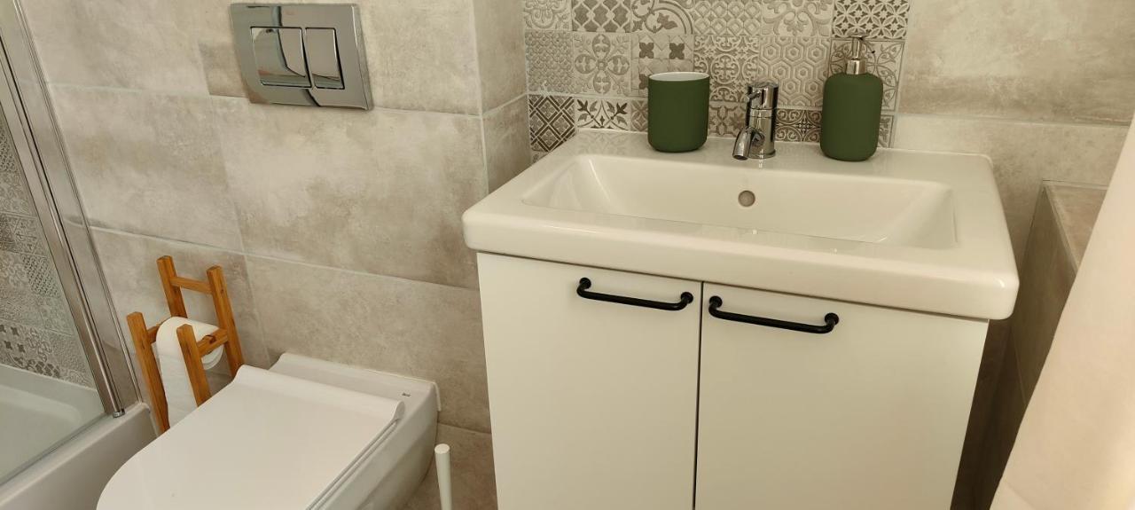 Mlynarska - Sloneczne Apartamenty Piaseczno  Extérieur photo